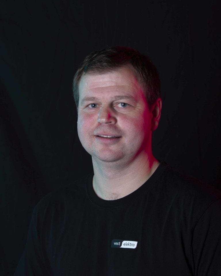 Ronald Skår, Hjelpearbeider